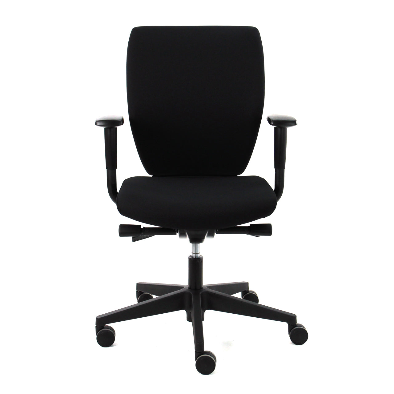 De in zwart uitgevoerde Bureaustoel Demi van voor gefotografeerd