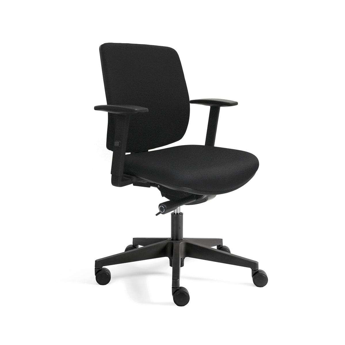 In zwart gestoffeerde Bureaustoel Junna Basic Comfort gezien van schuinvoor