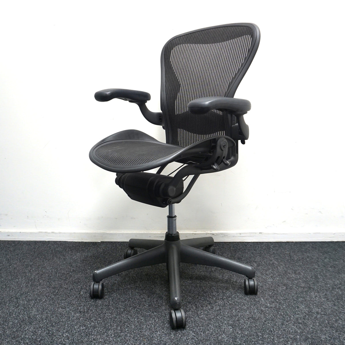 Refurbished Herman Miller Aeron type B, antraciet foto 2