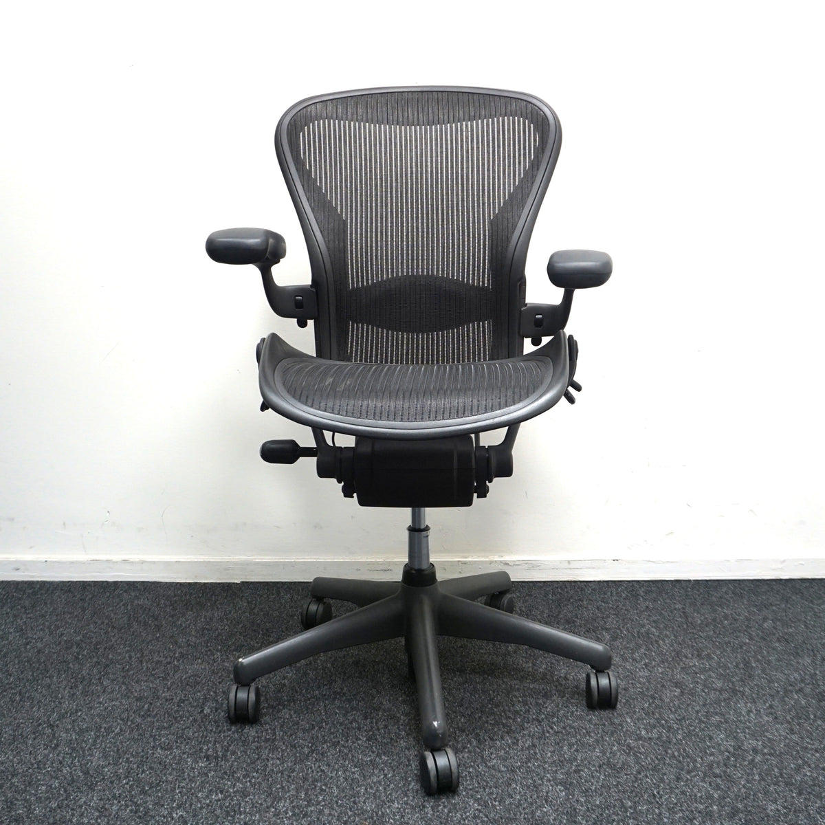 Refurbished Herman Miller Aeron type B, antraciet foto 3