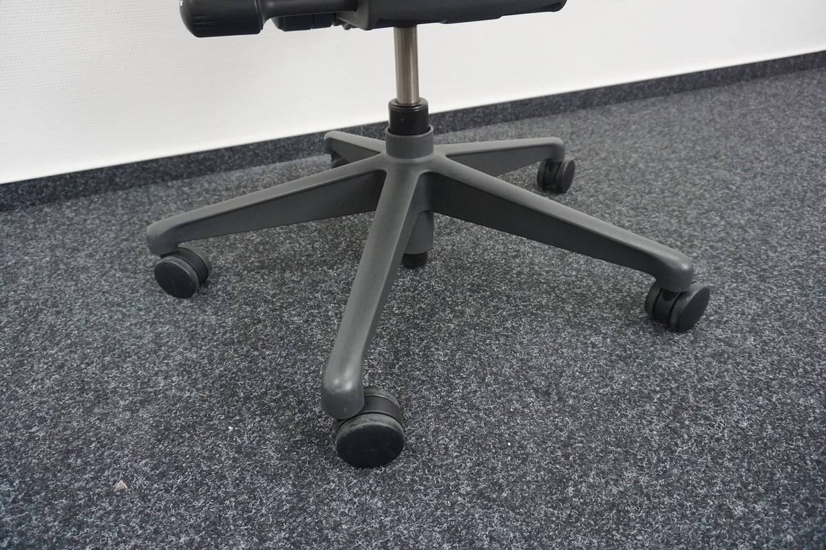 Refurbished Herman Miller Aeron type B Remastered, grafiet foto 6