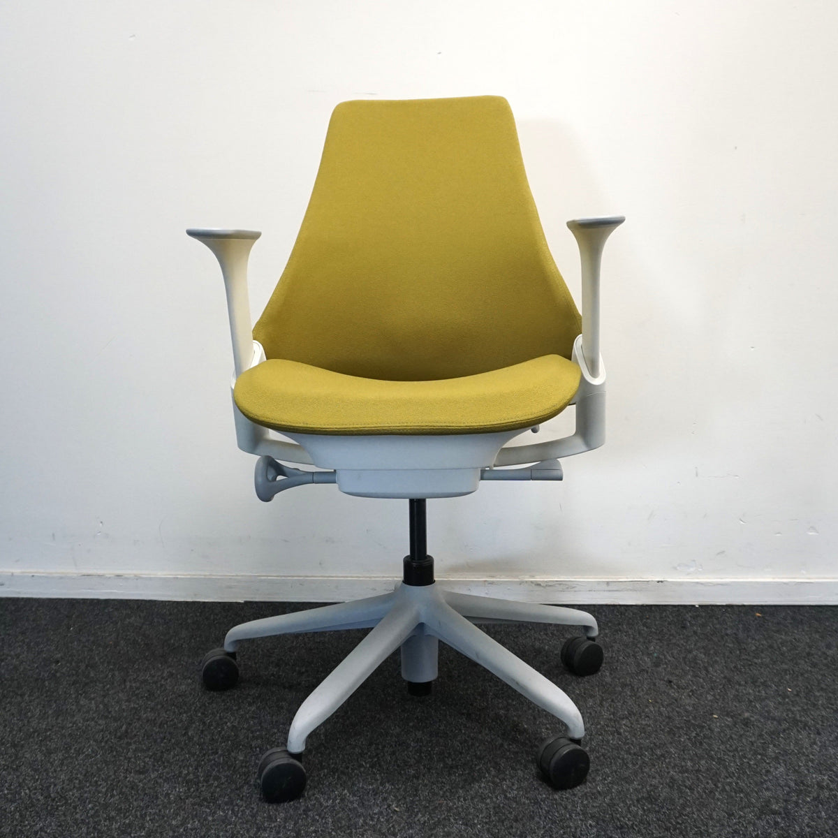 Refurbished Herman Miller Sayl bureaustoel, groen en wit foto 3