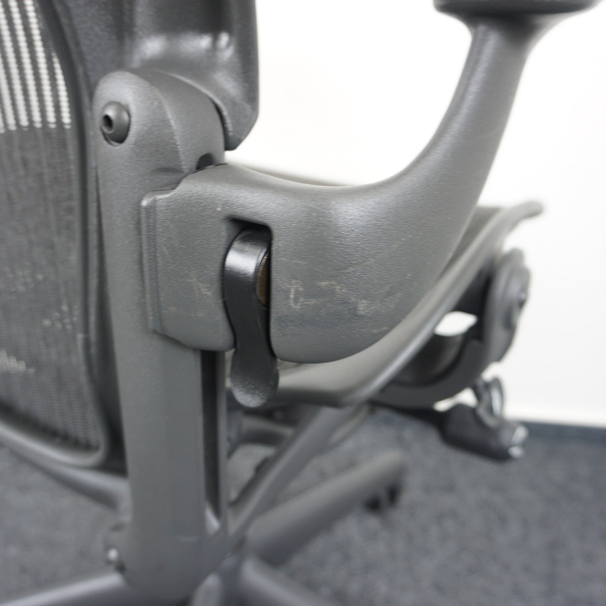 Refurbished Herman Miller Aeron type A, antraciet foto 13