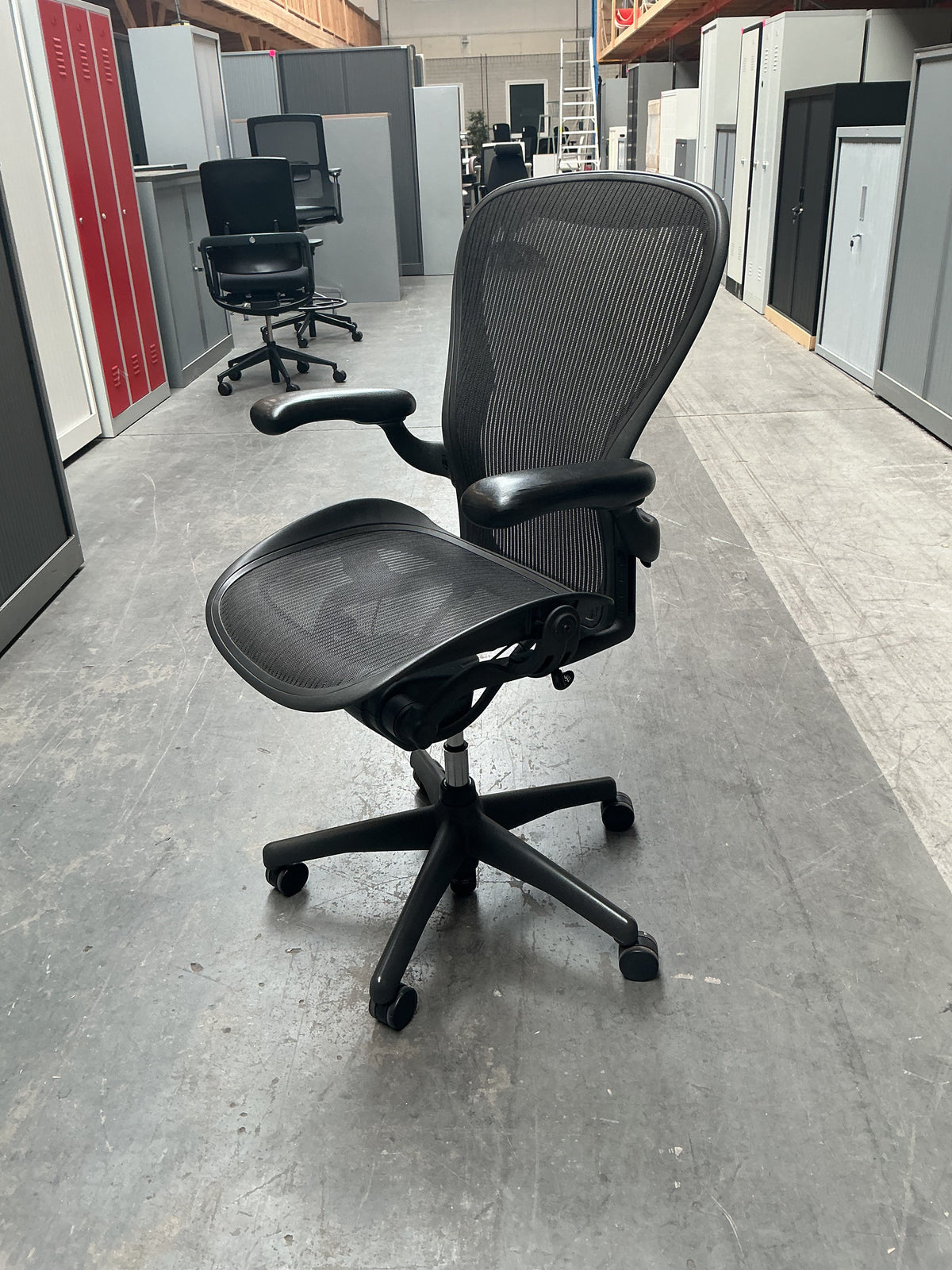 Refurbished Herman Miller Aeron bureaustoel, graphite foto 2