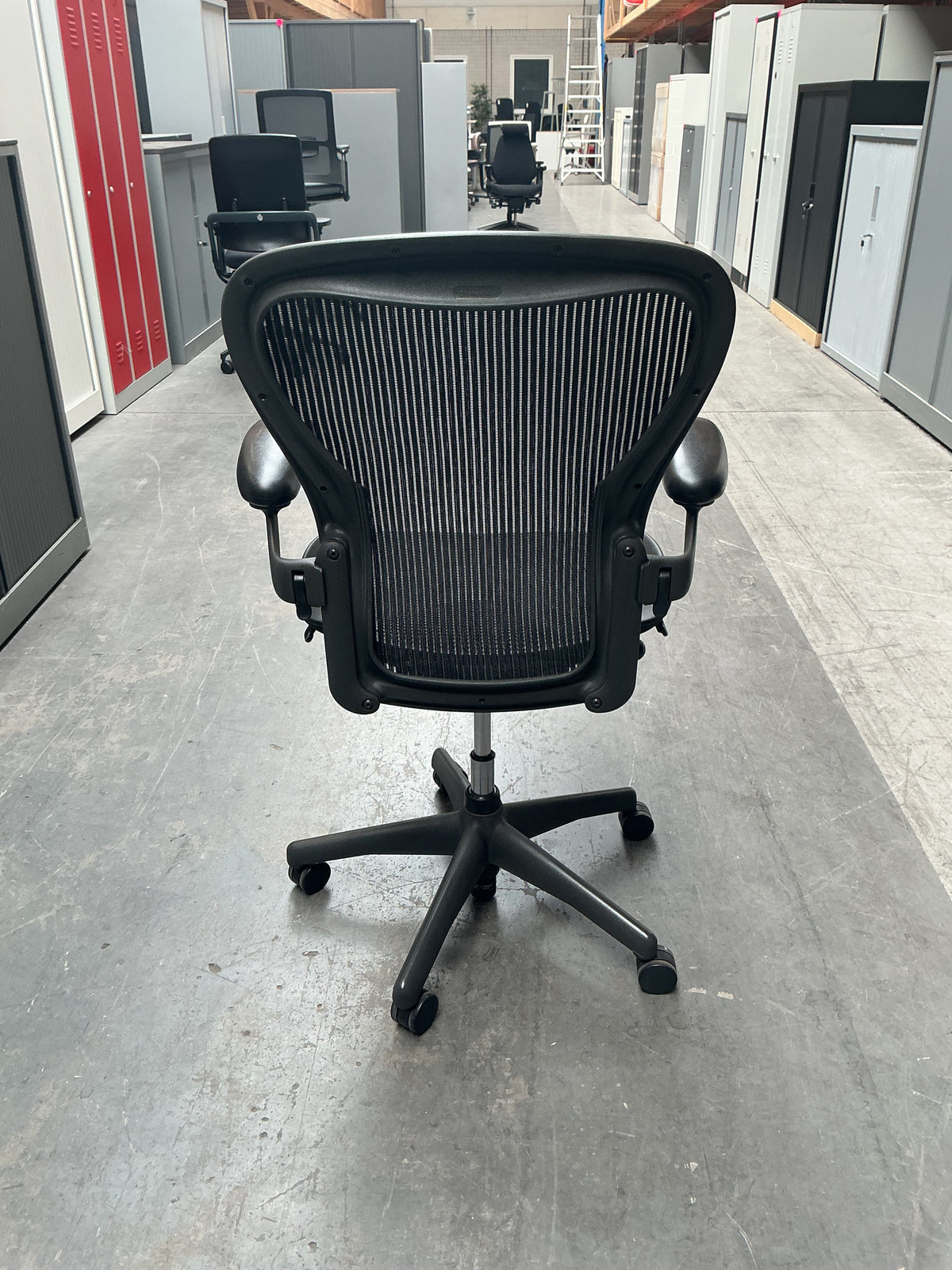 Refurbished Herman Miller Aeron bureaustoel, graphite foto 4