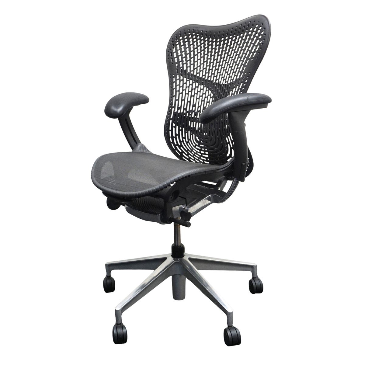 Refurbished Herman Miller Mirra 2, antraciet met chroom voetkruis