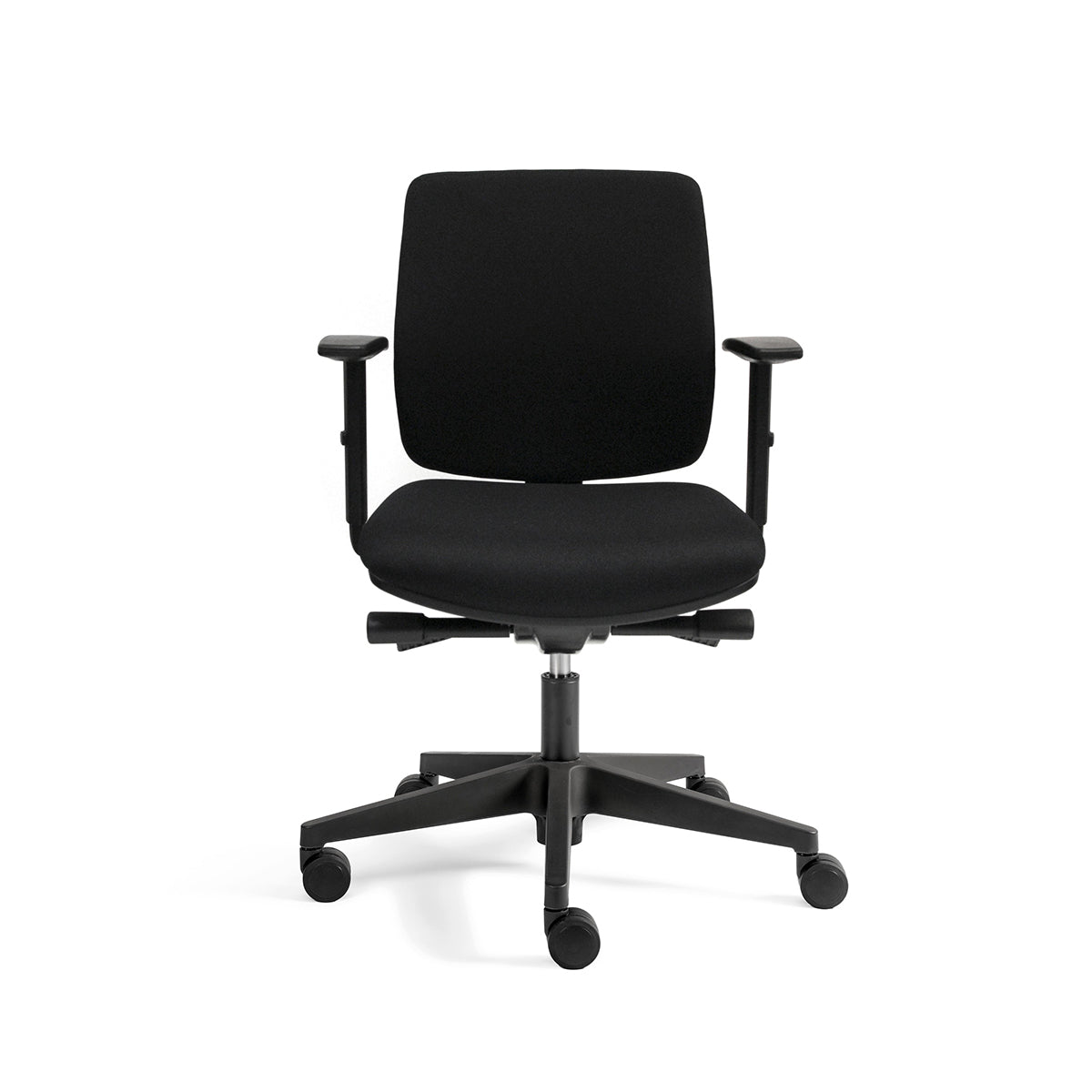 Bureaustoel Junna Basic met een zwart voetkruis en stoffering 