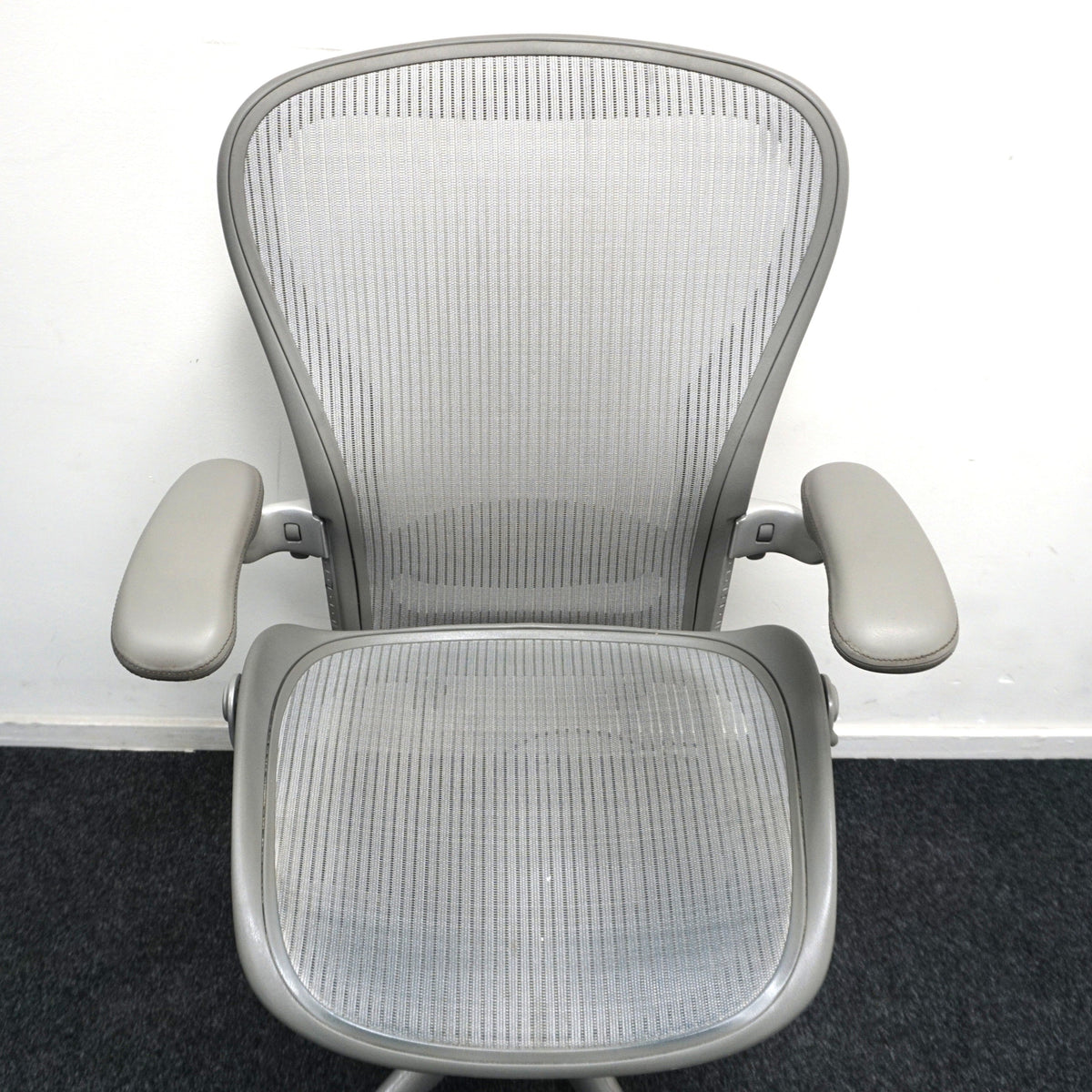 Refurbished Herman Miller Aeron type C, titanium foto 8