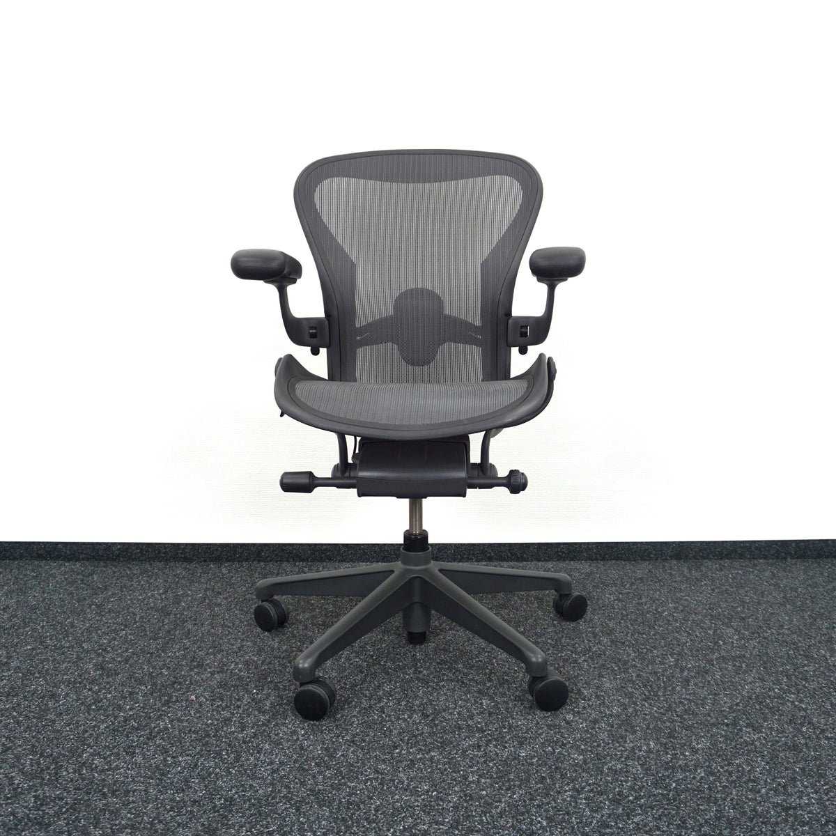 Refurbished Herman Miller Aeron type B Remastered, grafiet foto 5