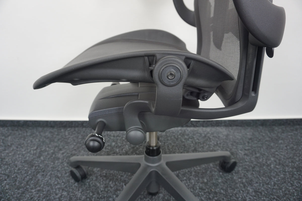 Refurbished Herman Miller Aeron type B Remastered, grafiet foto 8
