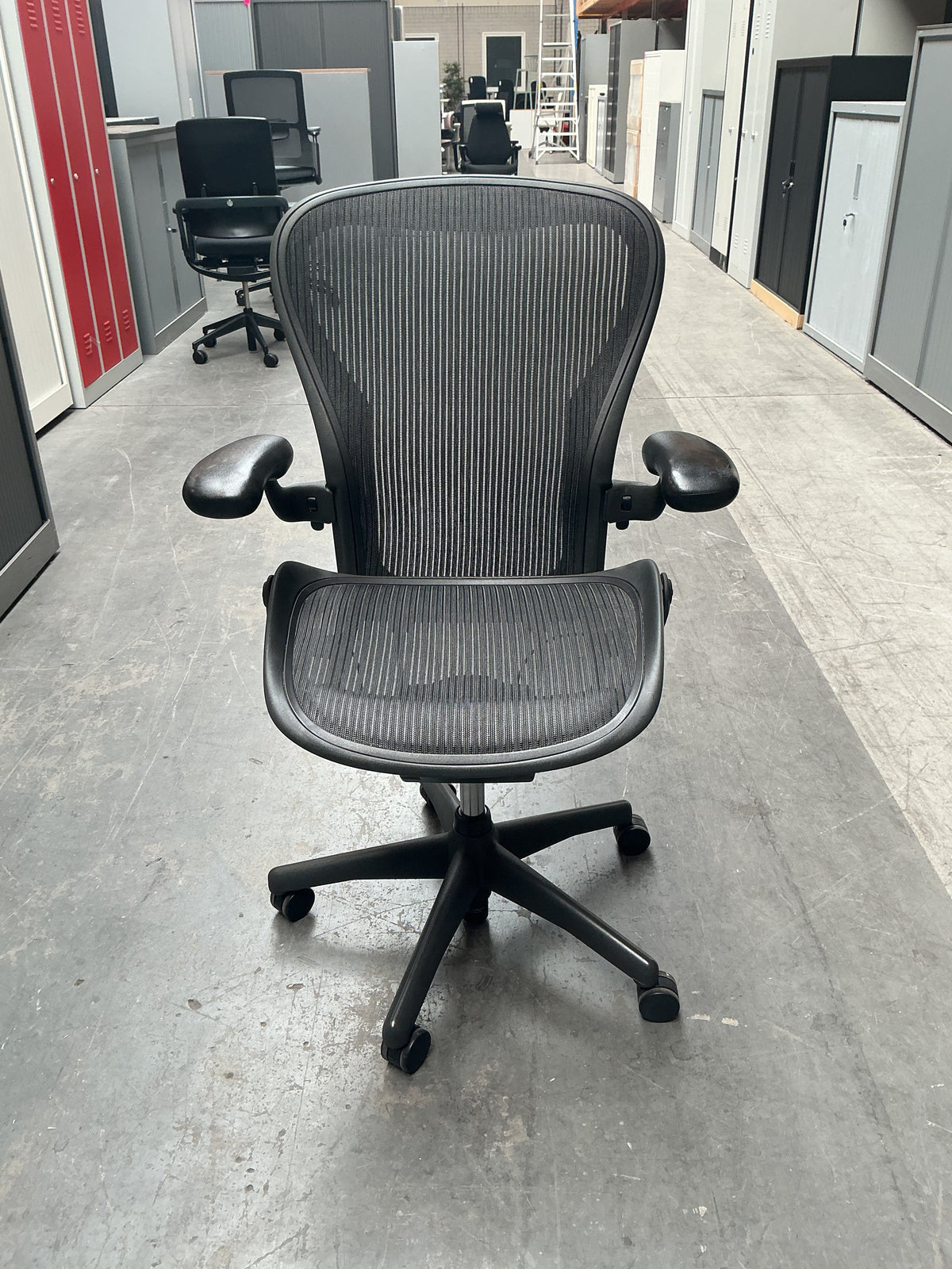 Refurbished Herman Miller Aeron bureaustoel, graphite foto 6