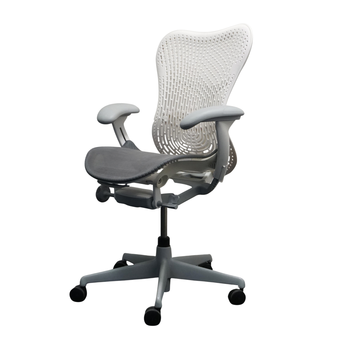 Refurbished Herman Miller Mirra 2, wit en lichtgrijs