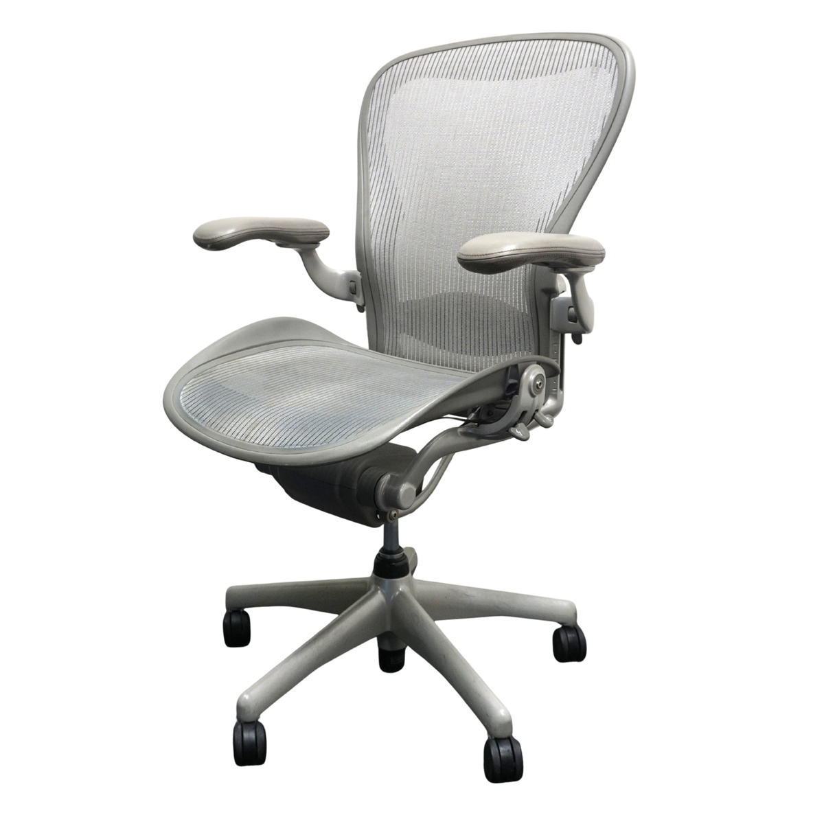 Refurbished Herman Miller Aeron type C, titanium