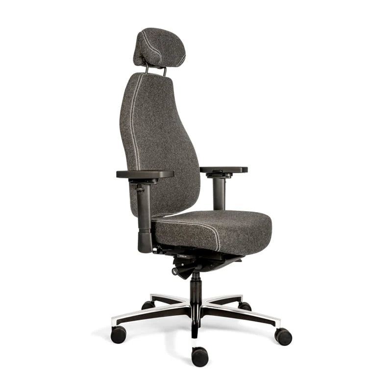 De Bureaustoel Therapod X in een mooie donkergrijze wolvit kleur en gezien vanaf schuinvoor